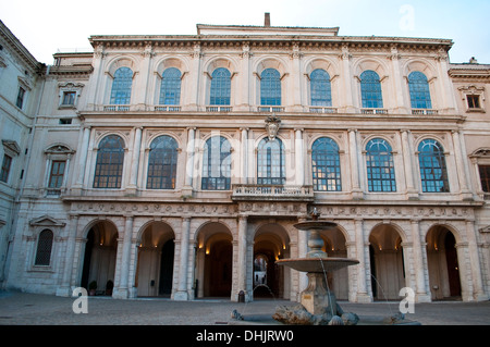 Façade du Palais Barberini, Rome, Italie Banque D'Images