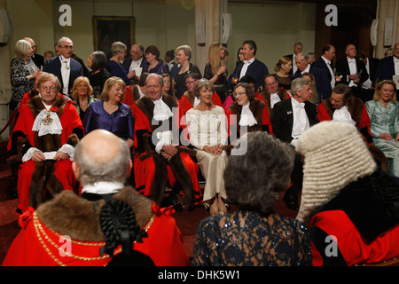 Les clients arrivent à l'Éternel Banquet des maires au Guildhall de Londres, Grande-Bretagne, 11 novembre 2013. Banque D'Images