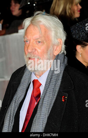 Londres, Royaume-Uni. 11 novembre 2013. Donald Sutherland à la première mondiale de the Hunger Games : Catching Fire à l'Odeon Leicester Square Londres 11-11-2013. © Peter Phillips/Alamy Live News Banque D'Images