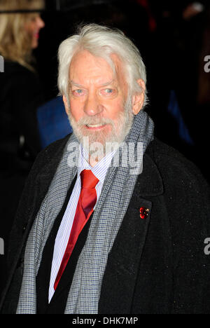 Londres, Royaume-Uni. 11 novembre 2013. Donald Sutherland à la première mondiale de the Hunger Games : Catching Fire à l'Odeon Leicester Square Londres 11-11-2013. © Peter Phillips/Alamy Live News Banque D'Images