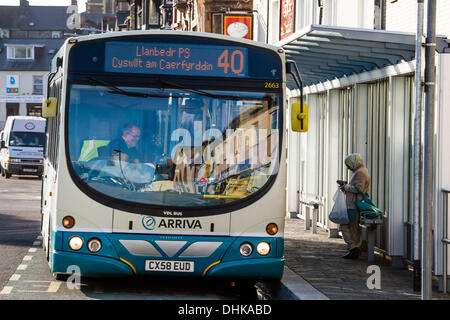 Aberystwyth, Pays de Galles, Royaume-Uni. 12 novembre 2013. Deux lignes de bus au risque de fermeture à la mi Galle a gagné un sursis. En raison de l'origine, fin le 21 décembre de cette année, le gouvernement gallois a accepté de financer des bus sur la route 40 à partir de Aberystwyth de Carmarthen et le synode de 50 Inn à Aberystwyth jusqu'en juin 2014. Crédit photo : Keith morris / Alamy Live News Banque D'Images