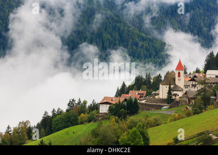 Eores appartient à la ville de Bressanone (Brixen) et est situé à 15 km de la ville dans le nord de l'Italie Banque D'Images