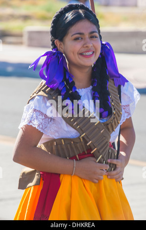 Un participant à la 13e édition de la Journée internationale hispanique Parade à Las Vegas Banque D'Images