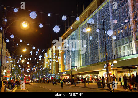 Londres, Royaume-Uni. 12 novembre 2013. Oxford Street et les lumières de Noël Décorations de Noël, Londres, Angleterre Crédit : Paul Brown/Alamy Live News Banque D'Images