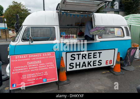 Milk-shakes par rue Hoche au marché - metil - Banque D'Images