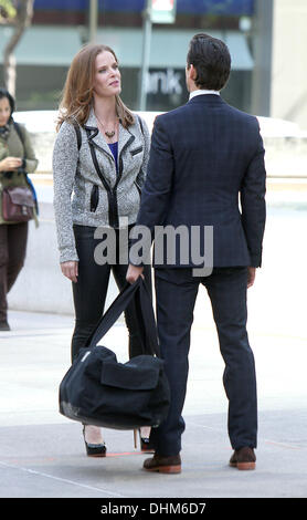 Rebecca Mader et Matt Bomer les scènes de films pour USA Network's drama series 'White Collar' la ville de New York, USA - 27.04.12 Banque D'Images