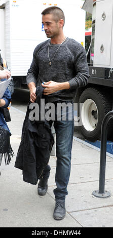 Colin Farrell sur le tournage de 'Dead Man' sur Walnut Street. Le film raconte l'histoire d'un crime à droite de l'Éternel l'homme qui est séduit par l'une de ses victimes du patron, une femme à la recherche de vengeance. Philadelphie, Pennsylvanie - 03.05.12 Banque D'Images