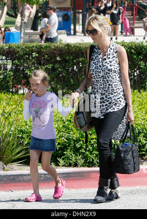 Hedi Klum et Leni Samuel Heidi Klum et ses enfants profitez d'une journée en famille à Coldwater Canyon Park Los Angeles, Californie - 06.05.12 Banque D'Images