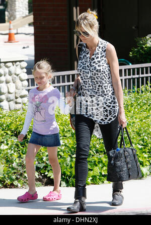 Hedi Klum et Leni Samuel Heidi Klum et ses enfants profitez d'une journée en famille à Coldwater Canyon Park Los Angeles, Californie - 06.05.12 Banque D'Images