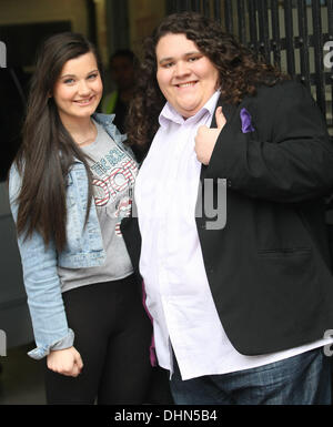 Jonathan Antoine et Charlotte Jaconelli à l'ITV studios London, England - 08.05.12 Banque D'Images