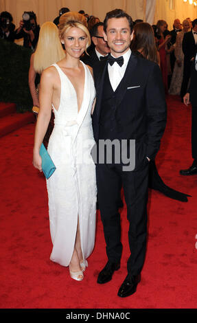 ***Photo*** * Claire Danes et HUGH DANCY D'ÊTRE PARENTS acteurs mariés Claire Danes et HUGH DANCY attendent leur premier enfant. Un représentant pour les Roméo  + Juliette beauté révélée à People.com que les étoiles avaient raison supplémentaire de célébrer o Banque D'Images