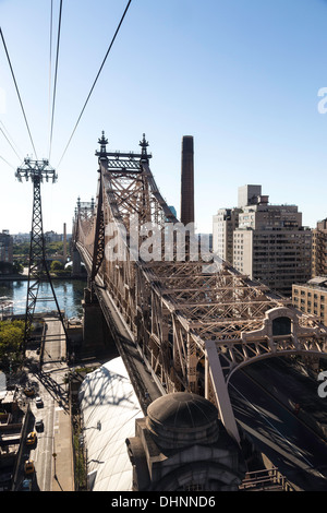 L'Ed Koch Queensboro Bridge traverse l'East River, NEW YORK Banque D'Images