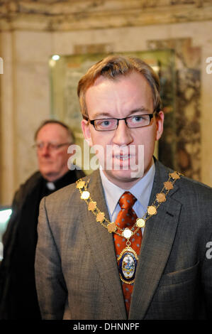 Belfast, en Irlande du Nord, Royaume-Uni. 13Th Nov 2013. Maire adjoint Christopher Stalford Parti unioniste démocratique (DUP), Crédit : Stephen Barnes/Alamy Live News Banque D'Images