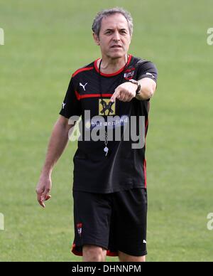 Alicante, Espagne. 13 nov., 2013. Le football international avant-match amical pratique avant l'Autriche contre l'équipe de France match amical patron Marcel Koller AUT © Plus Sport Action/Alamy Live News Banque D'Images