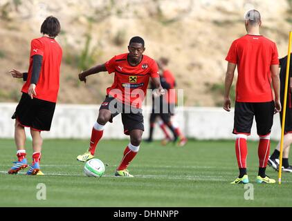 Alicante, Espagne. 13 nov., 2013. Le football international avant-match amical pratique avant l'Autriche contre USA match amical Veli Kavlak David Alaba et Aleksandar Casa Fiorita AUT © Plus Sport Action/Alamy Live News Banque D'Images