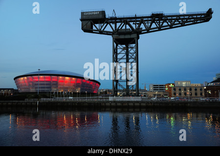 L'Hydro Arena et Finnieston crane au crépuscule à Glasgow, Écosse, Royaume-Uni Banque D'Images