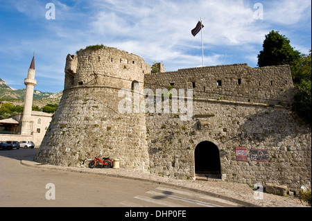 L'ancienne forteresse de Stari Bar, Crna Gora et le village à l'extérieur de la défense des murs. Banque D'Images