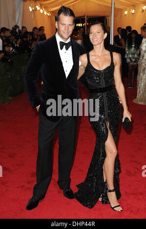 Gisele Bundchen et Tom Brady Schiaparelli et Prada Impossible 'Conversations' Costume Institute Gala 2012 au Metropolitan Museum of Art où : New York City, United States Quand : 07 mai 2012 Banque D'Images