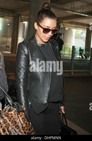 Kim Kardashian arrivant à l'aéroport Heathrow de Londres, Angleterre - 16.05.12 Banque D'Images