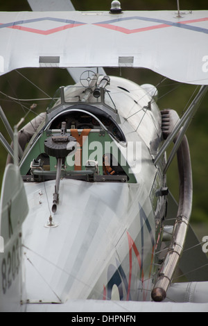 Biplan Hawker Demon 1930 avions à un air de Shuttleworth Collection affichage à l'ancien aérodrome de gardes de Bedfordshire Banque D'Images