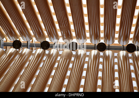 Chevrons en carton dans le carton la cathédrale (conçu par Shigeru Ban), Christchurch, Canterbury, île du Sud, Nouvelle-Zélande Banque D'Images