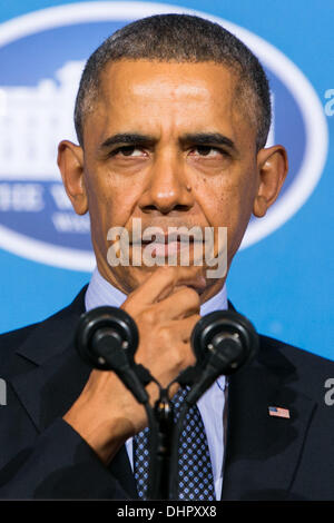 Washington, DC, USA. 13 nov., 2013. Le président des États-Unis Barack Obama prononce une allocution à la Conférence des Nations Unies Tribal 2013 tenue au Ministère de l'intérieur Building à Washington, DC, USA, 13 novembre 2013. Photo : Kristoffer Tripplaar / Piscine via CNP/dpa/Alamy Live News Banque D'Images