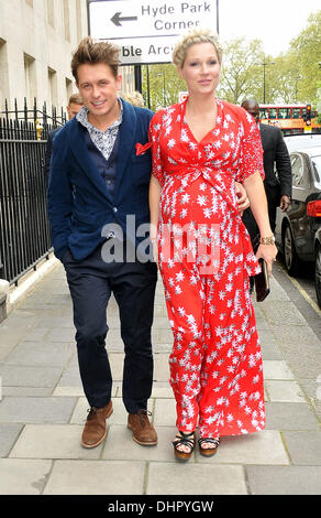 Mark Owen et Emma Ferguson, le 57e des Ivor Novello Awards tenue à l'hôtel Grosvenor House - Arrivées Londres, Angleterre - 17.05.12 Banque D'Images