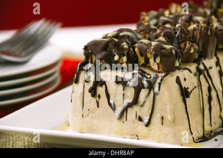 Au chocolat et au caramel glace horizontale bar garni Banque D'Images