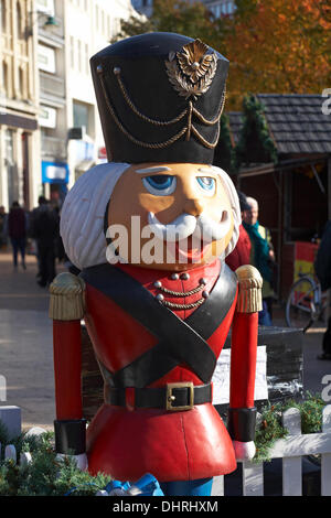 Bournemouth, Royaume-Uni 14 novembre 2013. Bournemouth se prépare pour Noël, avec l'ouverture du marché de Noël de la ville. Credit : Carolyn Jenkins/Alamy Live News Banque D'Images