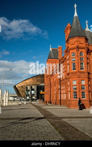 Wales Millennium Centre et la construction de la baie de Cardiff au Pays de Galles Pierhead Banque D'Images