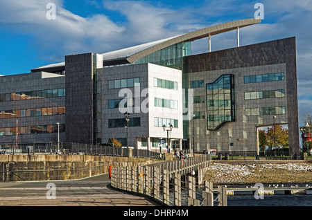 Des bureaux d'assurance Atradius dans la baie de Cardiff, Wales UK Banque D'Images