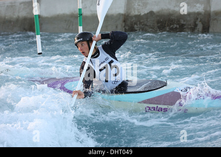 Finale du British Open 2013 - Slalom en canoë, Lee Vally White Water Centre, Londres le 3 novembre 2013 Banque D'Images