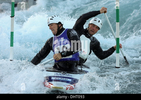 Finale du British Open 2013 - Slalom en canoë, Lee Vally White Water Centre, Londres le 3 novembre 2013 Banque D'Images