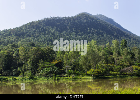 Barrage et Mountain, Chiang Mai en Thaïlande du Nord. Beau paysage Banque D'Images