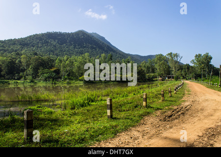 Barrage et Mountain, Chiang Mai en Thaïlande du Nord. Beau paysage Banque D'Images