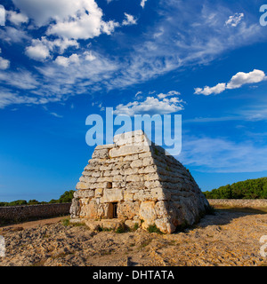 Menorca Ciutadella Naveta des Tudons megalithic chamber tombeau à Iles Baléares Banque D'Images