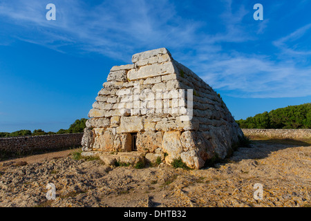 Menorca Ciutadella Naveta des Tudons megalithic chamber tombeau à Iles Baléares Banque D'Images