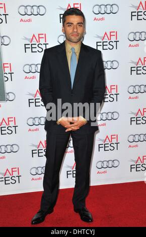 Los Angeles, CA, USA. 14Th Nov, 2013. Oscar Isaac aux arrivées de INSIDE LLEWYN DAVIS en première mondiale au Festival de 2013 présenté par Audi, TCL Chinese 6 cinémas (autrefois Grauman's), Los Angeles, CA, le 14 novembre 2013. Credit : Dee Cercone/Everett Collection/Alamy Live News Banque D'Images