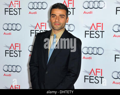 Los Angeles, Californie, USA. 14Th Nov, 2013. Oscar Isaac qui fréquentent l'AFI FEST 2013 présenté par Audi projection de gala soirée de clôture de ''Inside Llewyn Davis'' tenue à l'Théâtre chinois de Grauman à Hollywood, Californie le 14 novembre 2013. 2013 Credit : D. Long/Globe Photos/ZUMAPRESS.com/Alamy Live News Banque D'Images