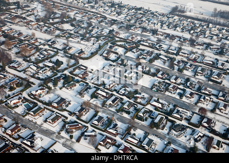 Pays-bas, Loosdrecht, maisons de vacances en hiver près des lacs appelé Loosdrechtse Plassen. Aerial Banque D'Images