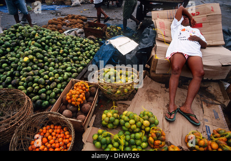 Fruits, mercado ver o peso, Belem, l'état de para, Amazonie, Brésil, Amérique du Sud Banque D'Images