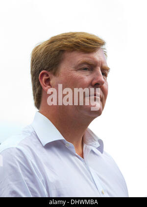 Saba, des Caraïbes. 14 novembre 2013. Le roi Willem-Alexander visite l'île des Caraïbes de Saba, 14 novembre 2013. Le roi Willem-Alexander et maxima des caraïbes Queen tour partie du Royaume du 12 au 21 novembre. Photo : PRE/ Albert Nieboer/dpa/Alamy Live News Banque D'Images