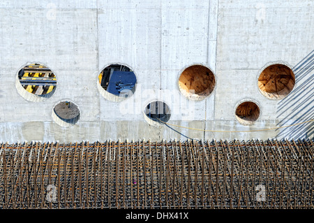 Mur de béton avec armature en béton Banque D'Images