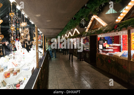 Marché de Noël traditionnel allemand sur la Münsterplatz square, Ulm Banque D'Images