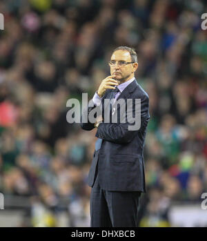 Dublin, Irlande. 15 nov., 2013. Martin O'Neill, le nouveau gestionnaire de l'Irlande au cours de l'International montres attentivement fixture amical entre la République d'Irlande et la Lettonie de l'Aviva Stadium. Credit : Action Plus Sport/Alamy Live News Banque D'Images