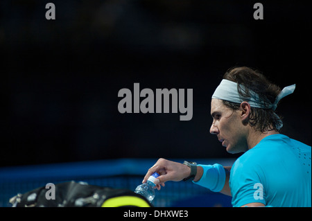 Rafael Nadal, numéro 1 mondial, jouant à la Barclays ATP World Tour finals, à l'O2 à Londres, Jour 3 Banque D'Images