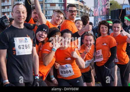 Battersea, Londres, Royaume-Uni. 16 novembre 2013. à la santé de la survie du plus fort de l'événement 2013 à Battersea Power Station. Crédit : Paul Davey/Alamy Live News Banque D'Images