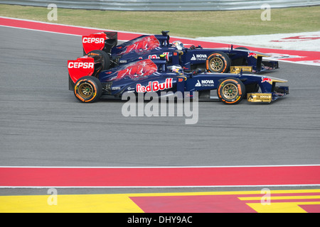 Daniel Kuyat pilotes (18) et Daniel Ricciardo Scuderia Toro de Rossi au cours de session pratique pour F1 Grand Prix des Etats-Unis Banque D'Images