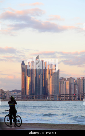 La Corée du Sud, Corée du Sud, la plage de Gwangalli, Skyline, des gratte-ciel, Banque D'Images