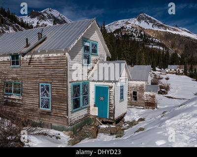 Idarado site minier, hiver, 550 millions de dollars US, l'autoroute entre Ouray, Colorado et Silverton. Banque D'Images